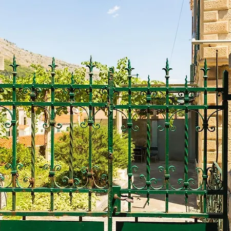 게스트하우스 Double Lukre With View